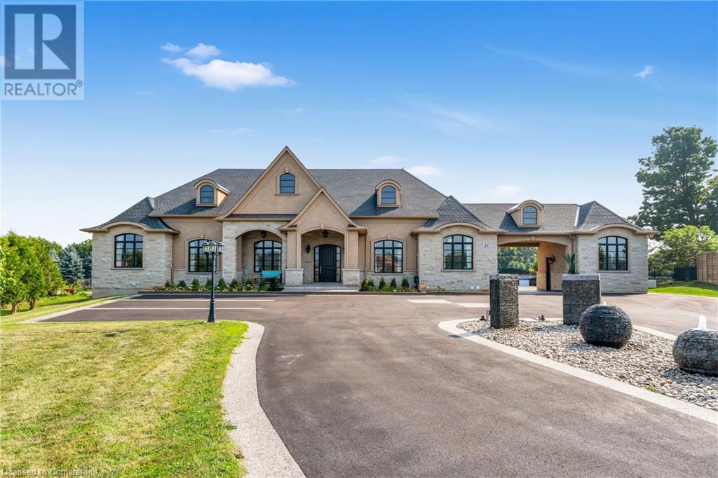 47 TEWS Lane, Dundas, Ontario