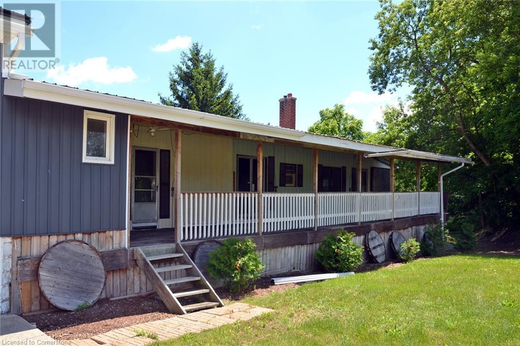 Property at 404 QUEENSWAY Street W image 5