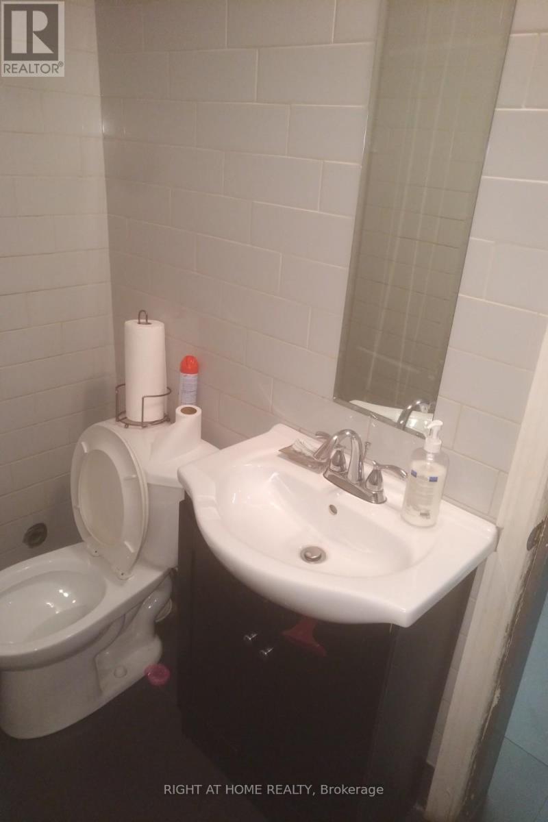 A - 20 Sheffield Street, Toronto, Ontario  M6M 3E6 - Photo 19 - W9230966