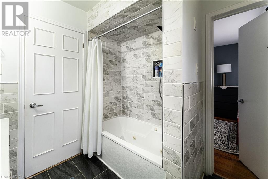 43 Adorn Court, Hamilton, Ontario L8E 3N2 - Photo 14 - 40653771