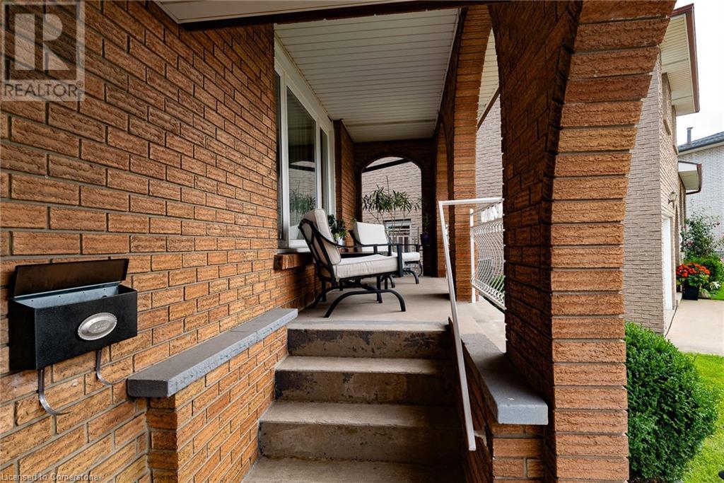 43 Adorn Court, Hamilton, Ontario L8E 3N2 - Photo 2 - 40653771