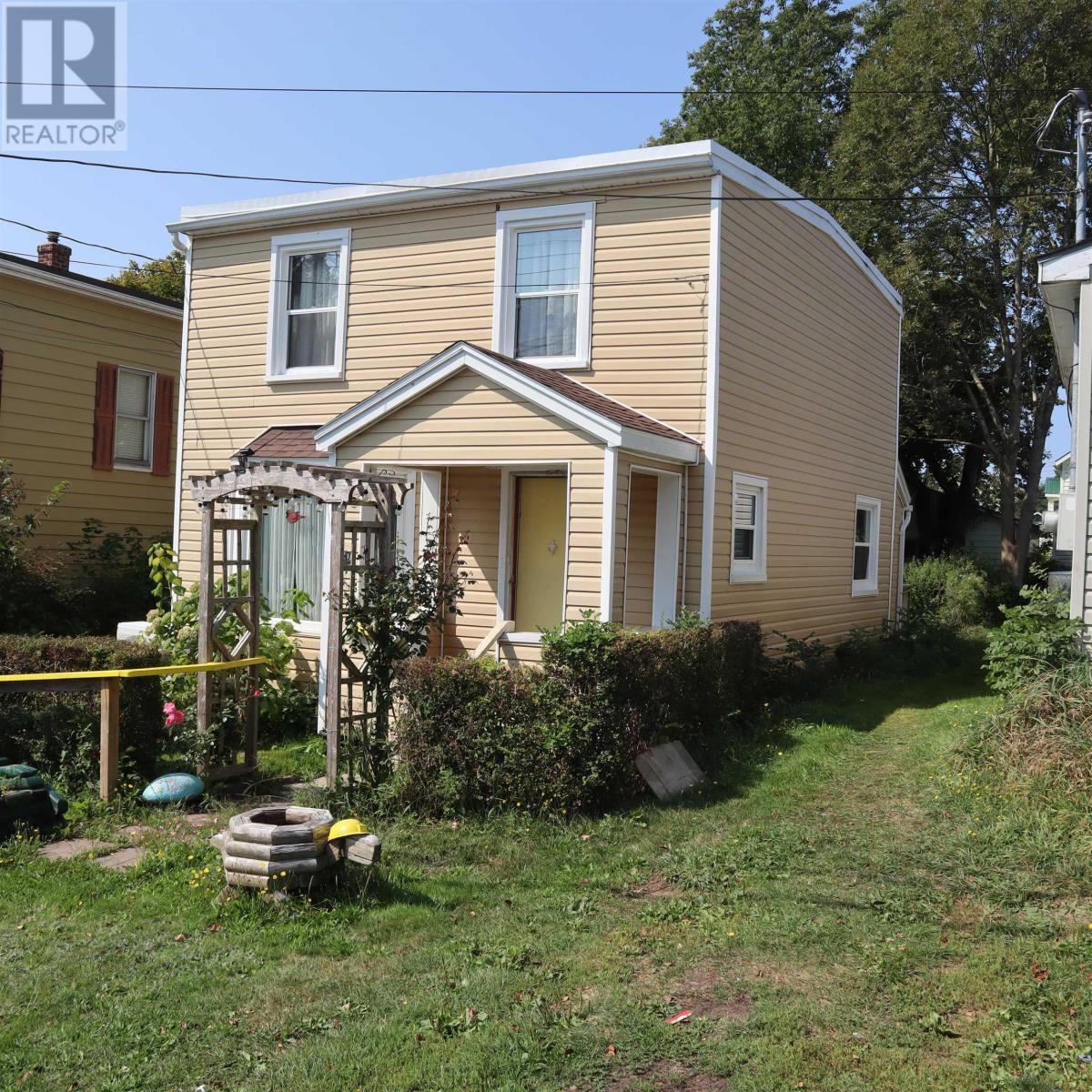 10 Cuisack Street, Dartmouth, Nova Scotia  B2Y 2L6 - Photo 2 - 202423331