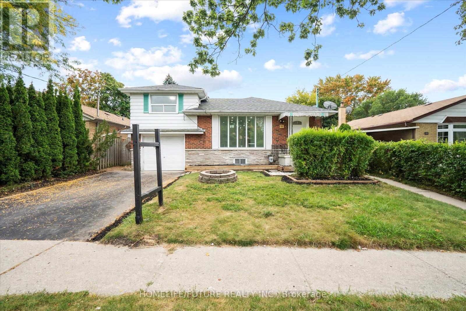 54 CARSLAKE CRESCENT, Toronto, Ontario