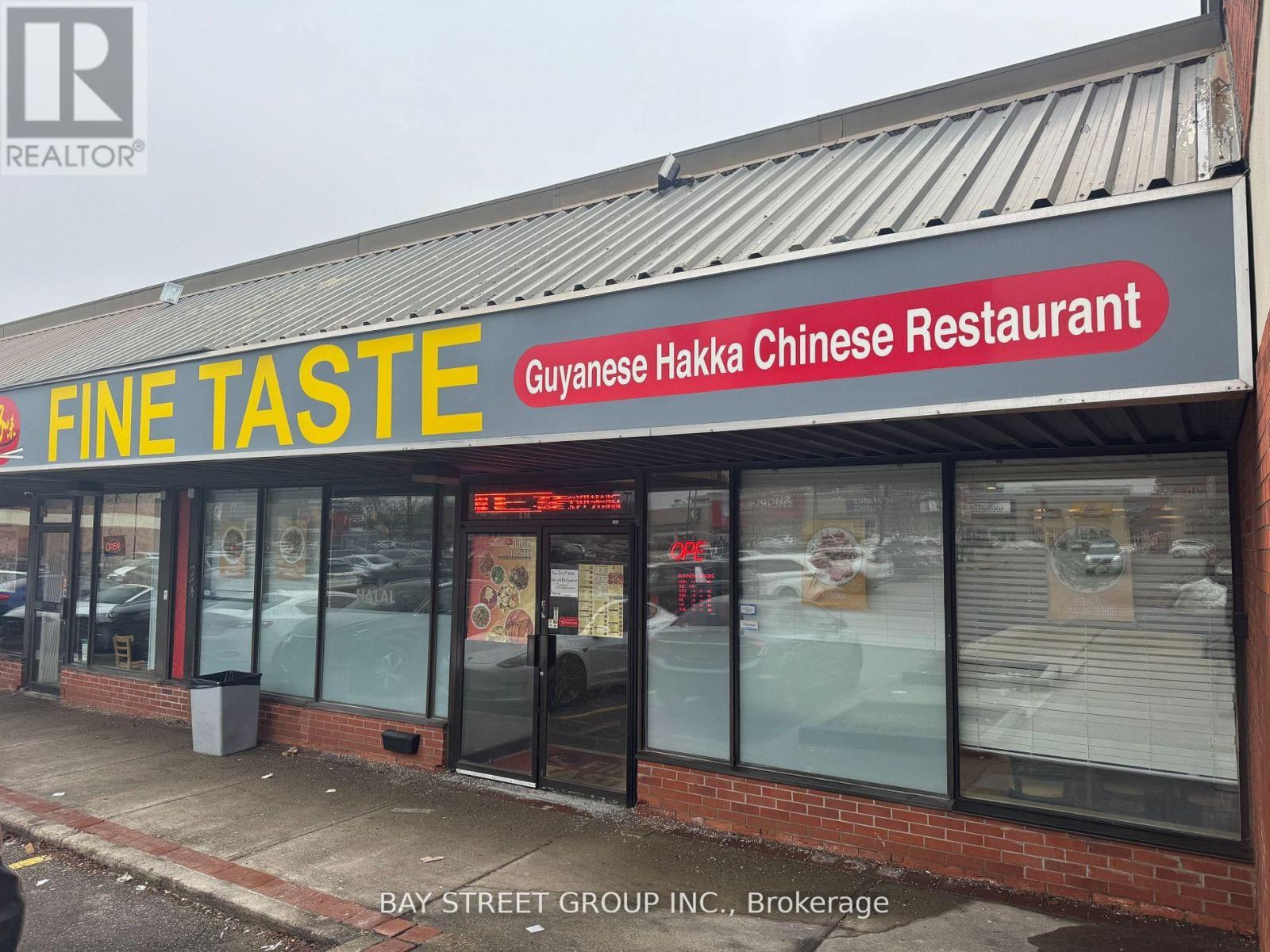 16 Kennedy Road S, Brampton (Queen Street Corridor), Ontario  L6W 3E1 - Photo 10 - W9369313