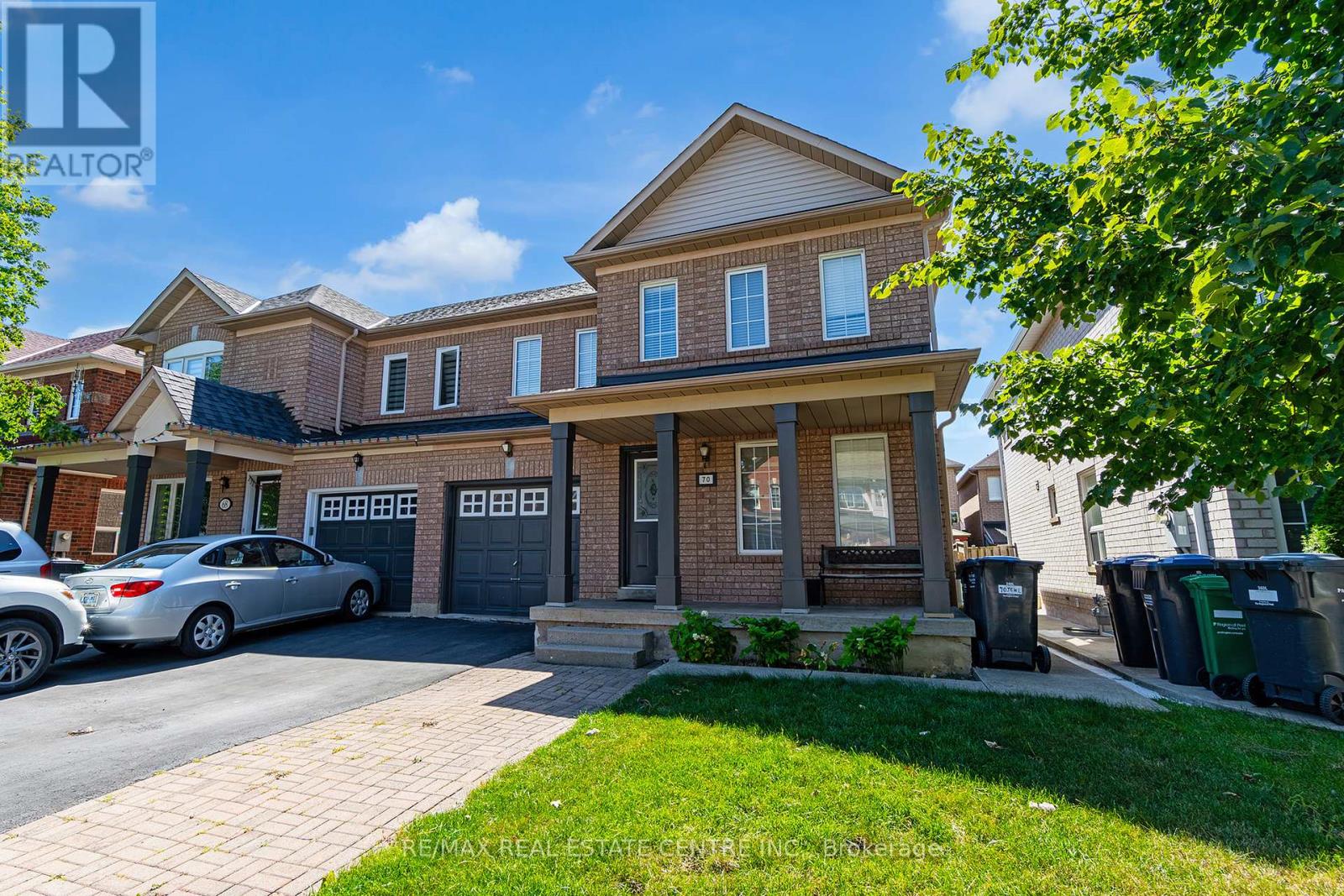 70 Jewel Crescent, Brampton, Ontario  L6R 2P4 - Photo 2 - W9369578