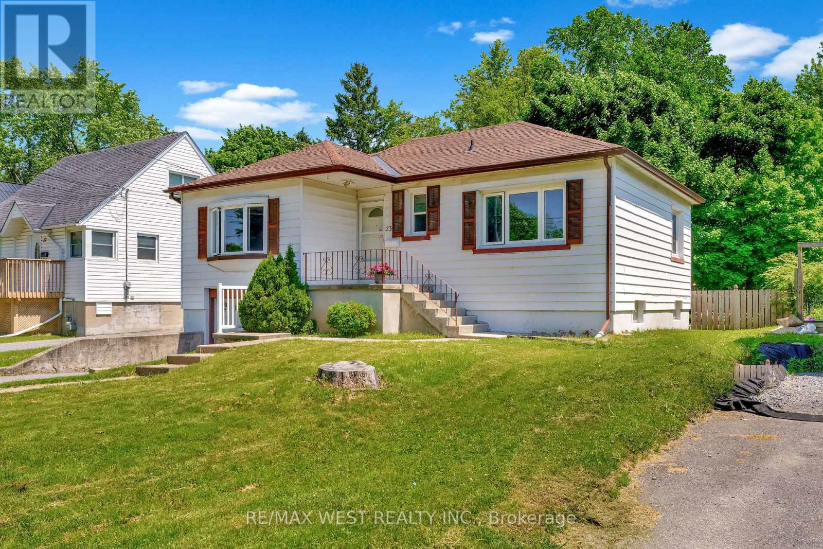 23 Hillendale AvenueKingston, Ontario  K7M 1S2 - Photo 4 - X9369021