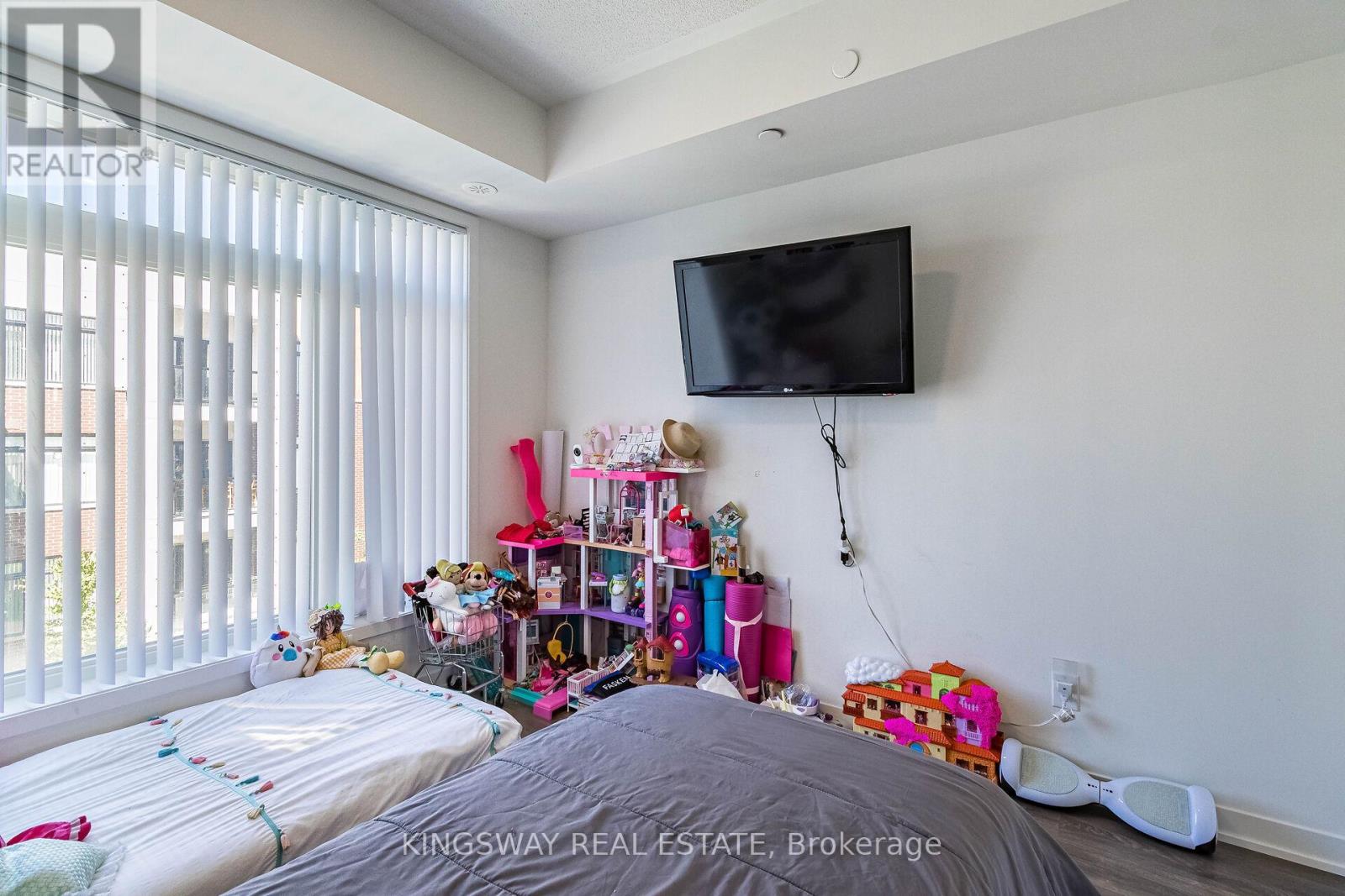 304 - 120 Canon Jackson Drive, Toronto, Ontario  M6M 0B8 - Photo 12 - W9369685