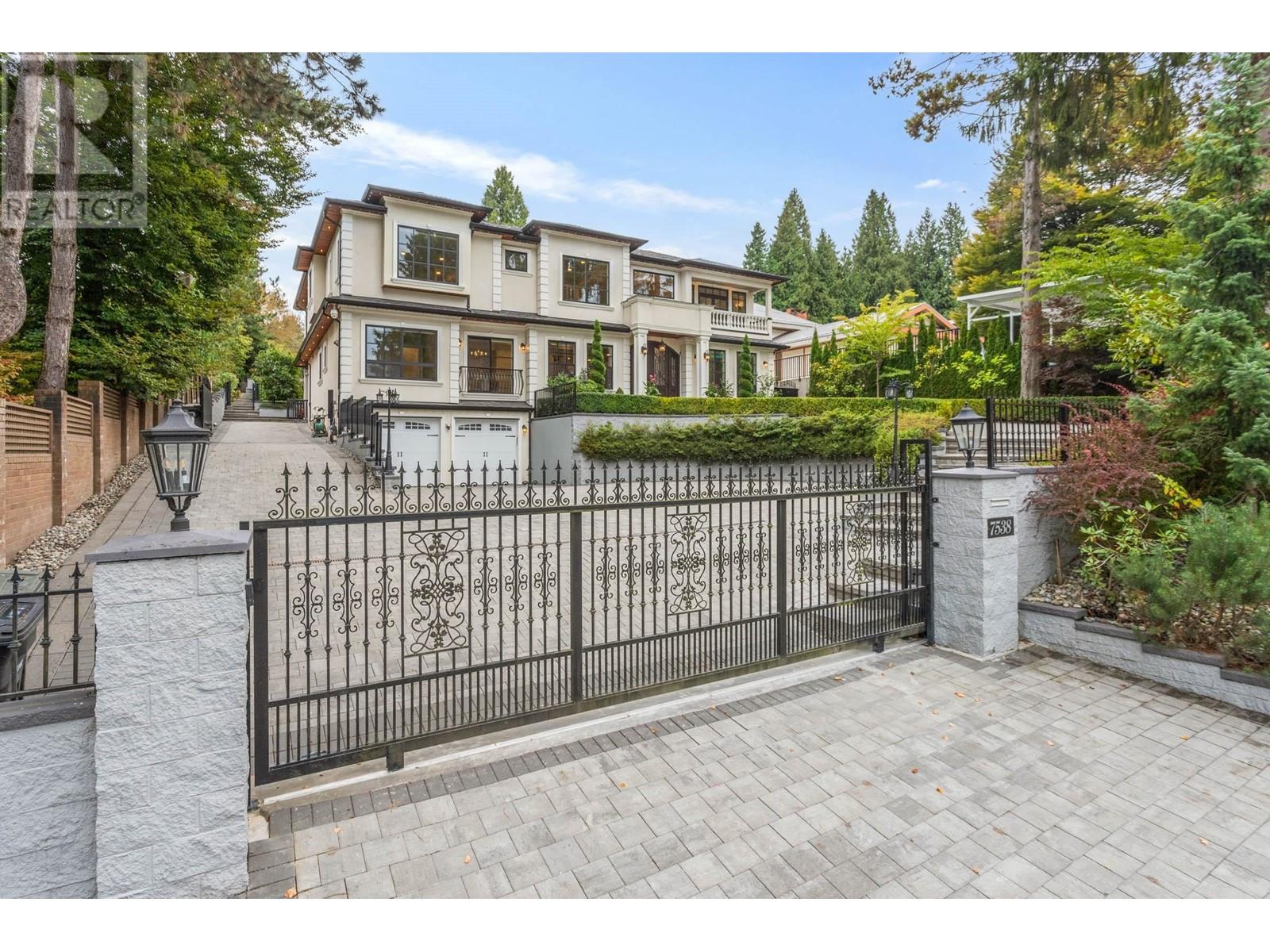 7538 BURRIS STREET, burnaby, British Columbia