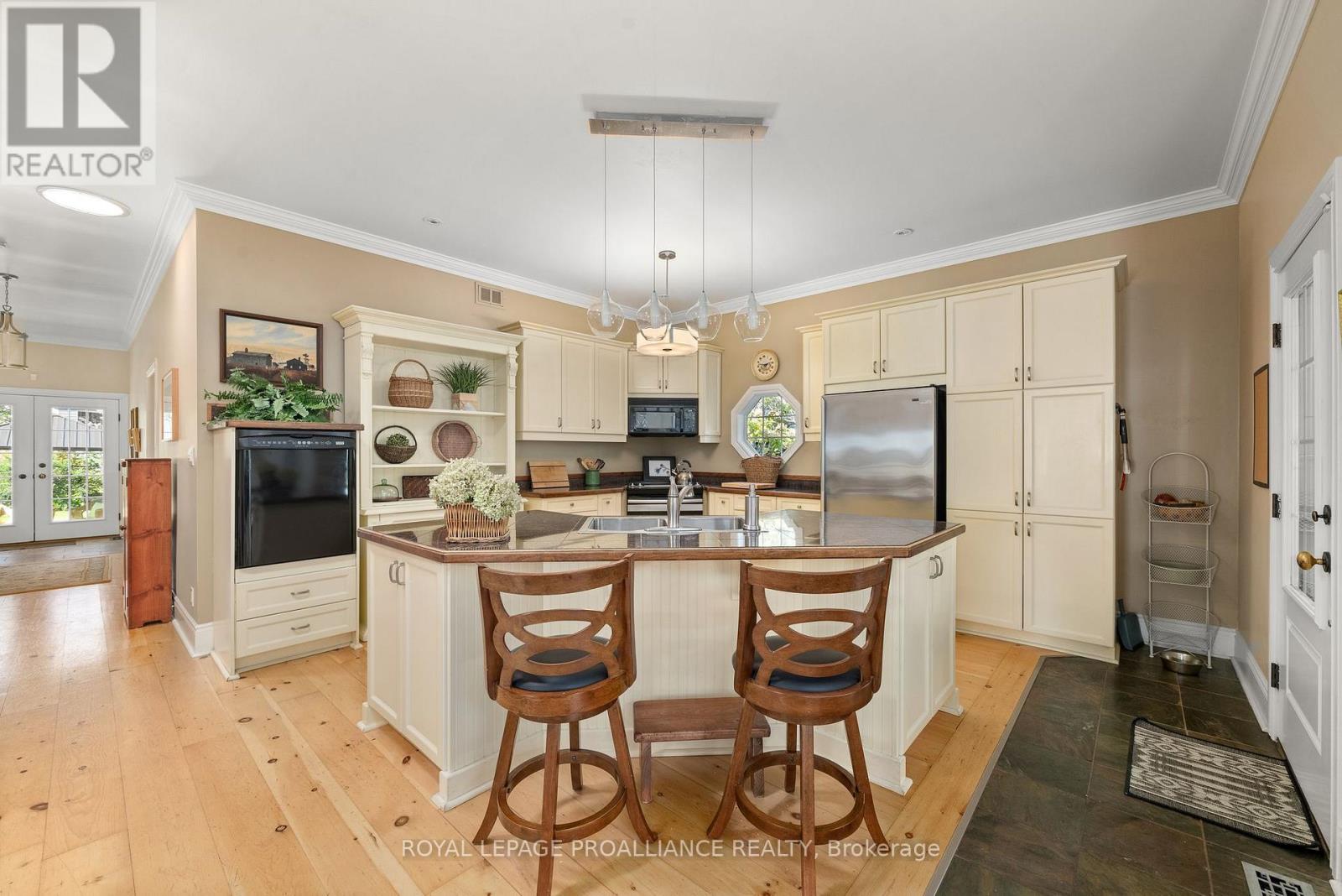 23 Main Street, Prince Edward County, Ontario  K0K 2T0 - Photo 12 - X9369904