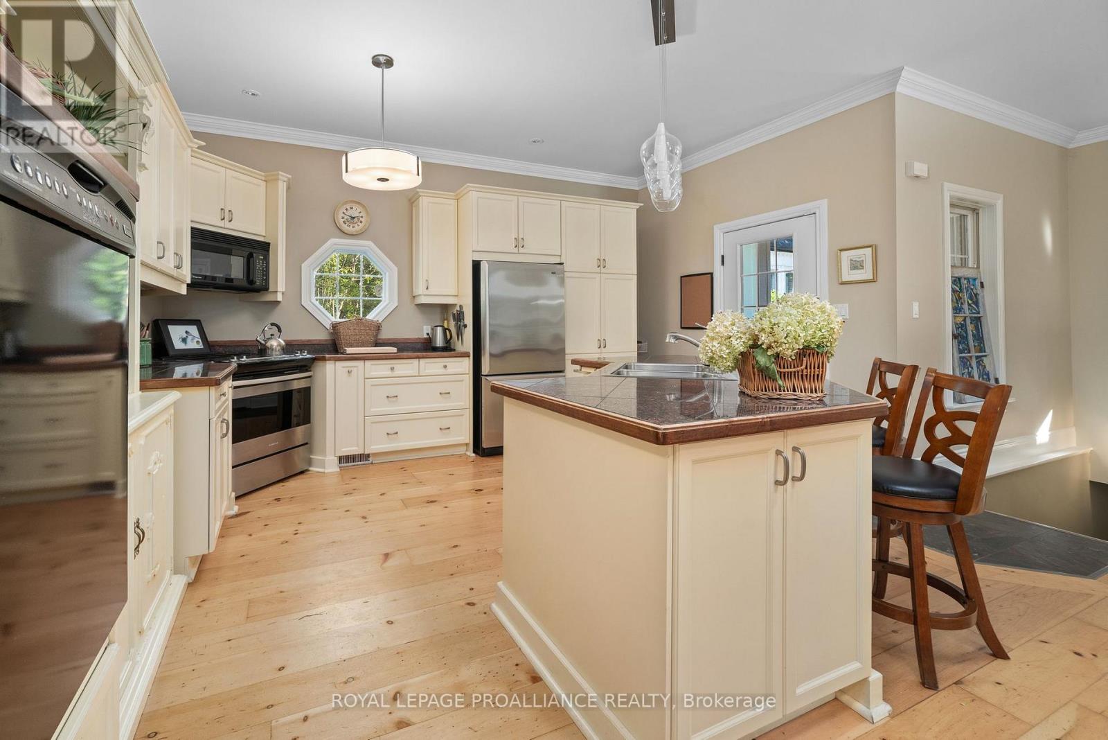 23 Main Street, Prince Edward County, Ontario  K0K 2T0 - Photo 13 - X9369904