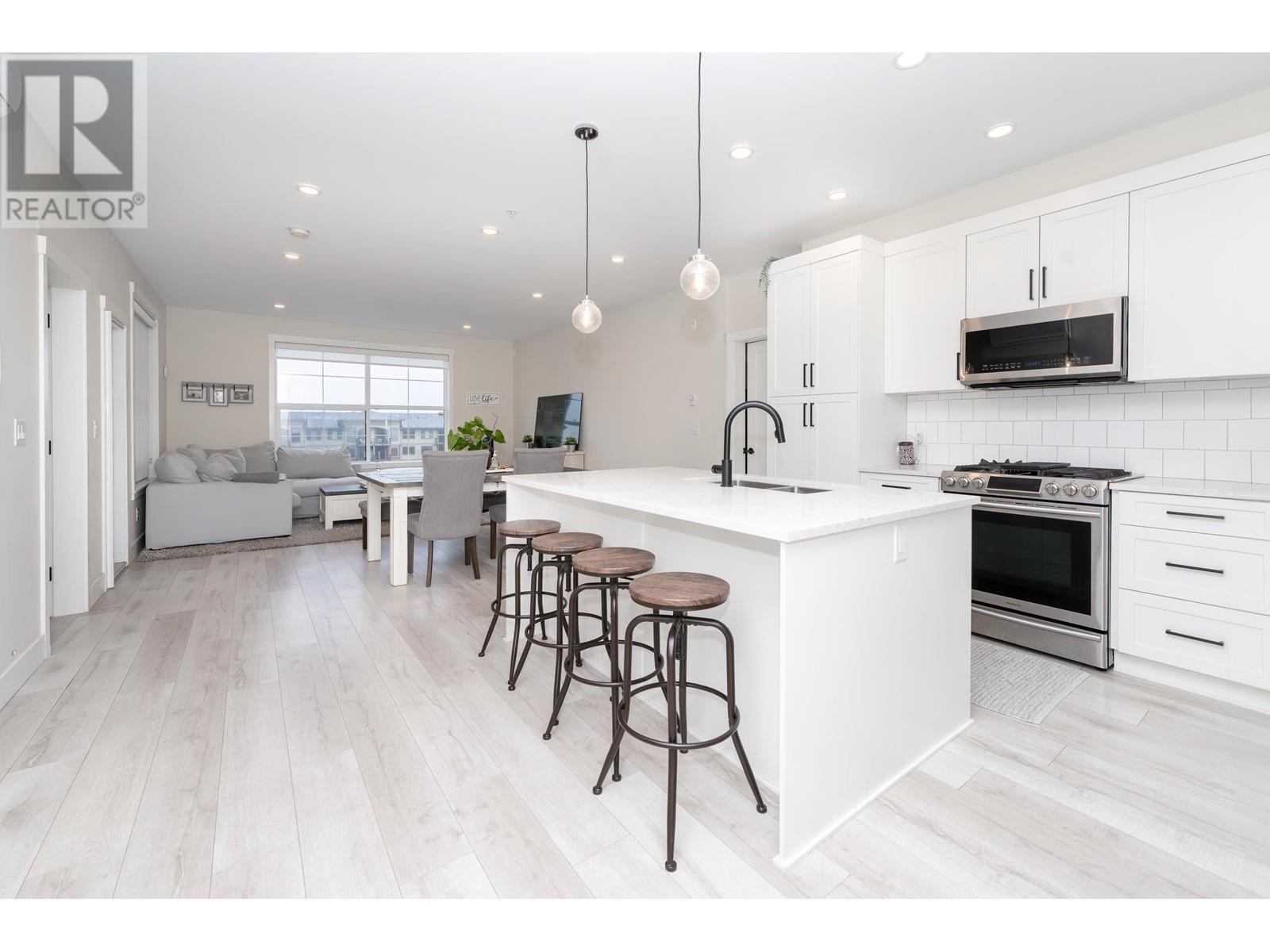 407 11893 227 Street, Maple Ridge, British Columbia  V2X 6H9 - Photo 2 - R2930151