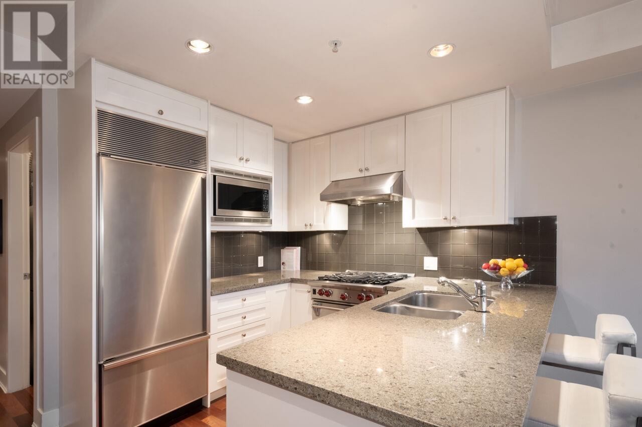 Listing Picture 11 of 39 : PH3 1477 W 15TH AVENUE, Vancouver / 溫哥華 - 魯藝地產 Yvonne Lu Group - MLS Medallion Club Member