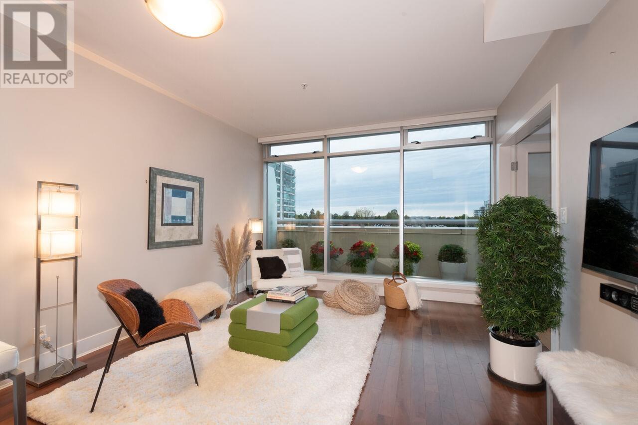 Listing Picture 2 of 39 : PH3 1477 W 15TH AVENUE, Vancouver / 溫哥華 - 魯藝地產 Yvonne Lu Group - MLS Medallion Club Member