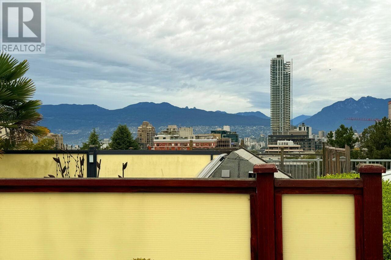 Listing Picture 28 of 39 : PH3 1477 W 15TH AVENUE, Vancouver / 溫哥華 - 魯藝地產 Yvonne Lu Group - MLS Medallion Club Member