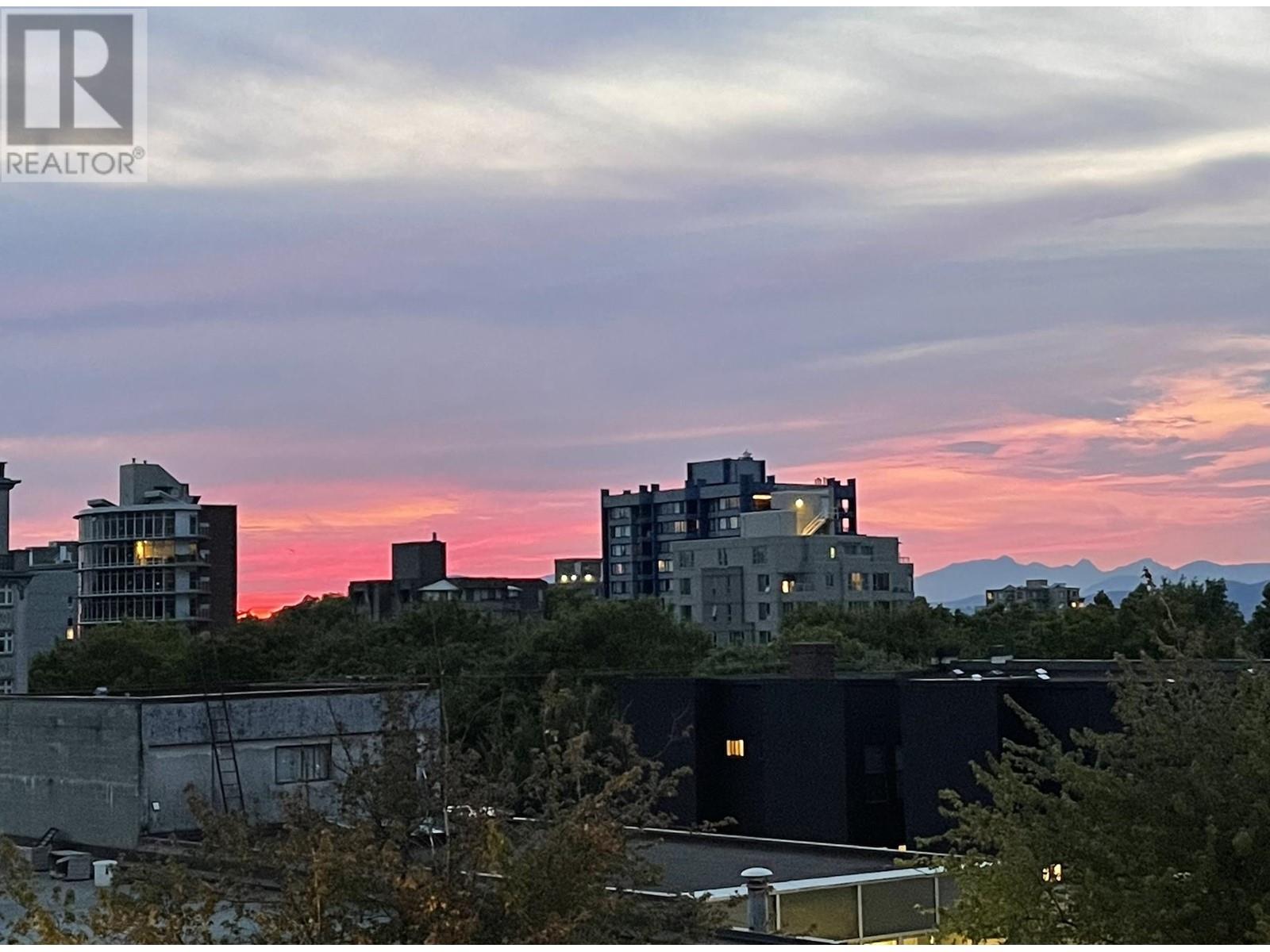 Listing Picture 29 of 39 : PH3 1477 W 15TH AVENUE, Vancouver / 溫哥華 - 魯藝地產 Yvonne Lu Group - MLS Medallion Club Member