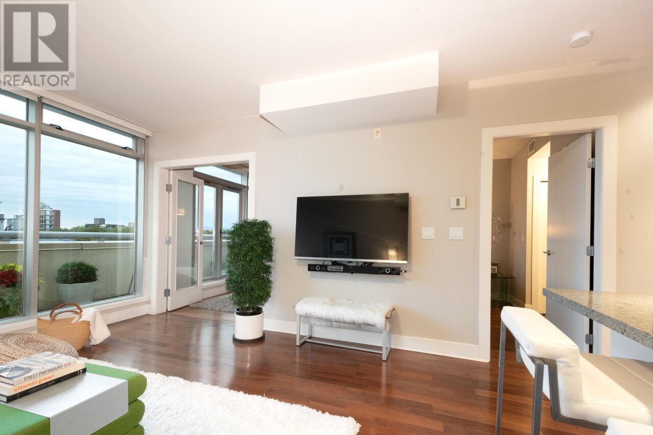 Listing Picture 6 of 39 : PH3 1477 W 15TH AVENUE, Vancouver / 溫哥華 - 魯藝地產 Yvonne Lu Group - MLS Medallion Club Member