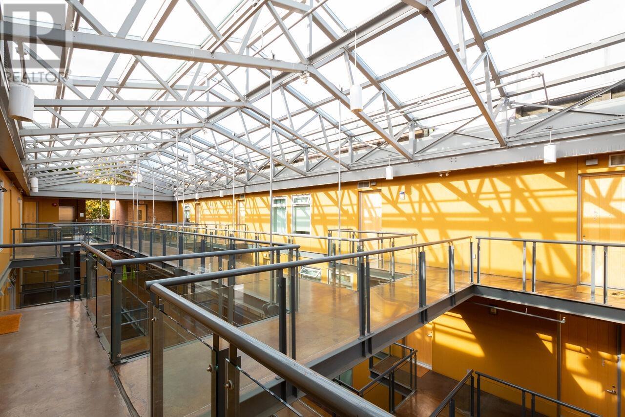 Listing Picture 8 of 39 : PH3 1477 W 15TH AVENUE, Vancouver / 溫哥華 - 魯藝地產 Yvonne Lu Group - MLS Medallion Club Member