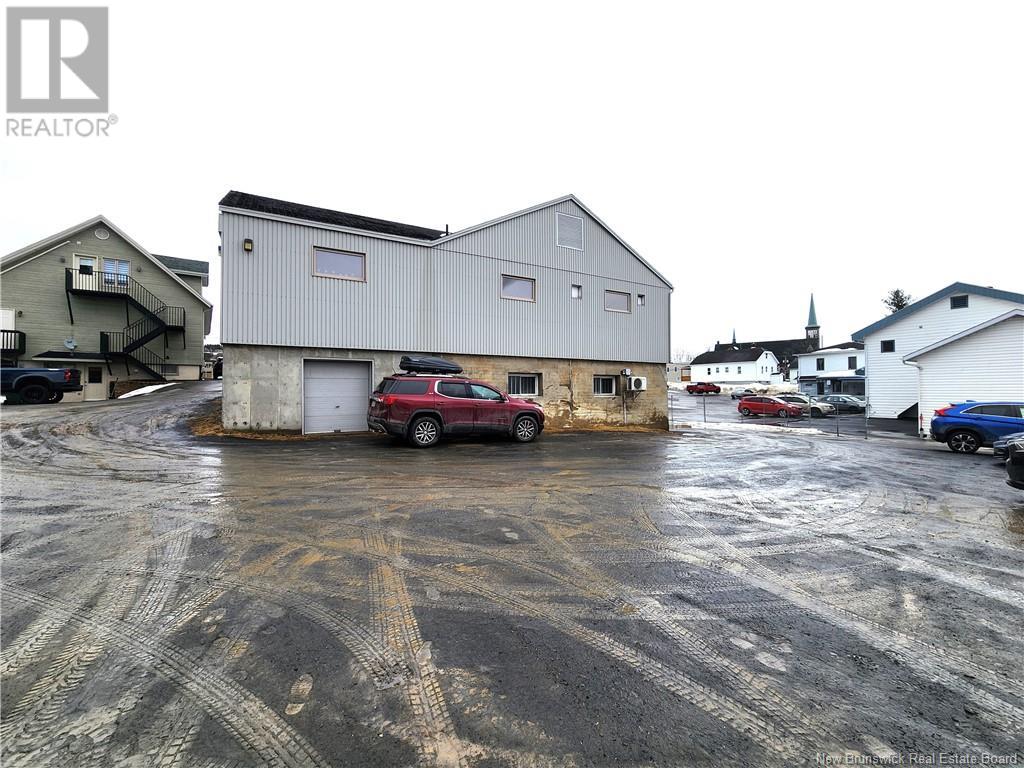 296 Victoria Street, Edmundston, New Brunswick  E3V 2H9 - Photo 46 - NB106855