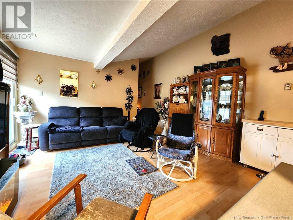 296 Victoria Street, Edmundston, New Brunswick  E3V 2H9 - Photo 8 - NB106854