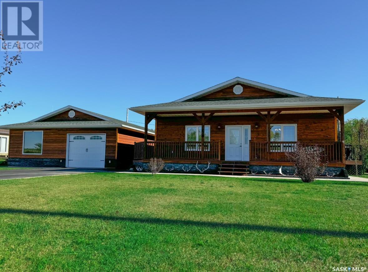 402 Railway AVENUE N, lampman, Saskatchewan