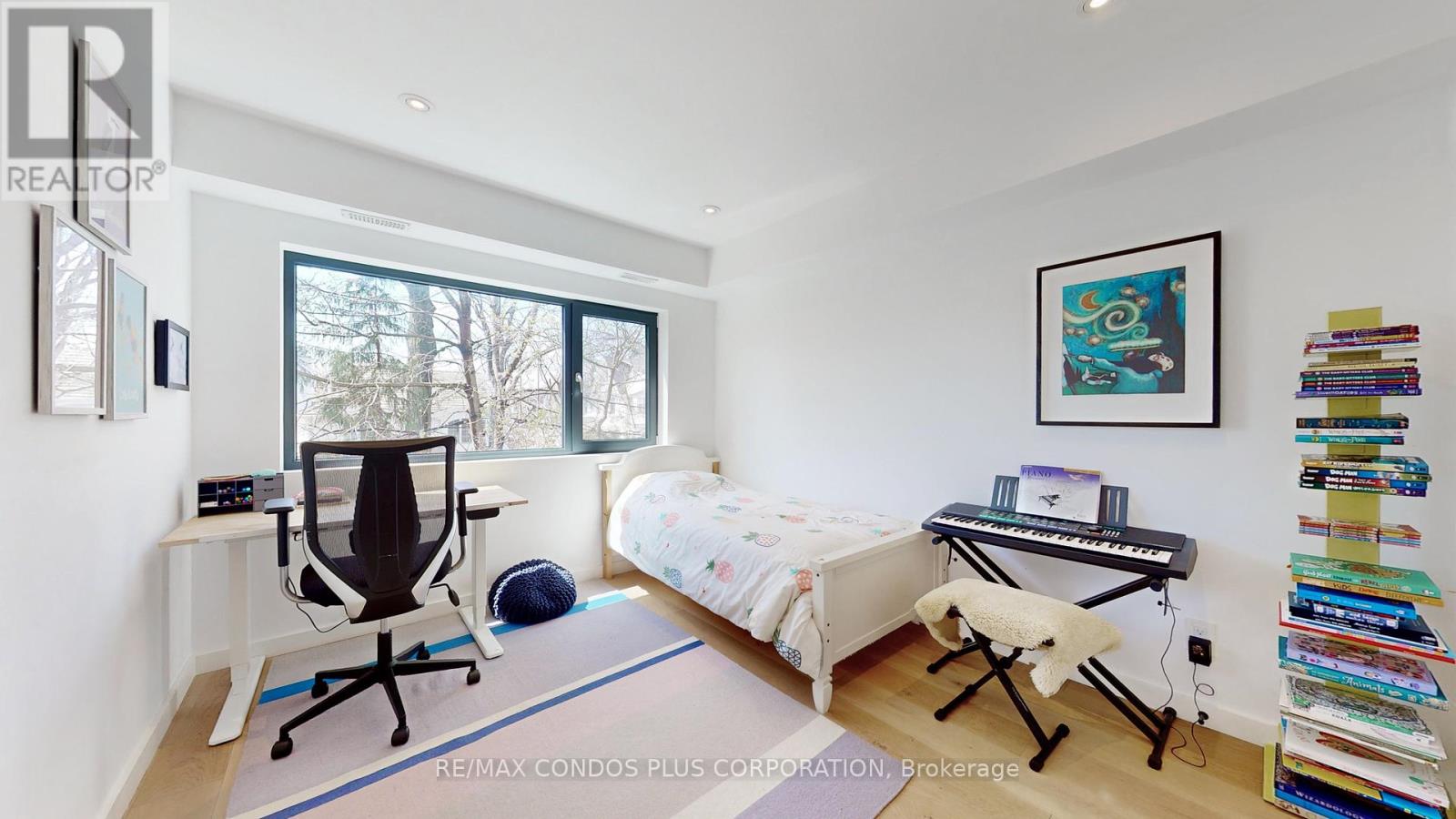 52 Fernwood Park Avenue, Toronto, Ontario  M4E 3G1 - Photo 23 - E9370498