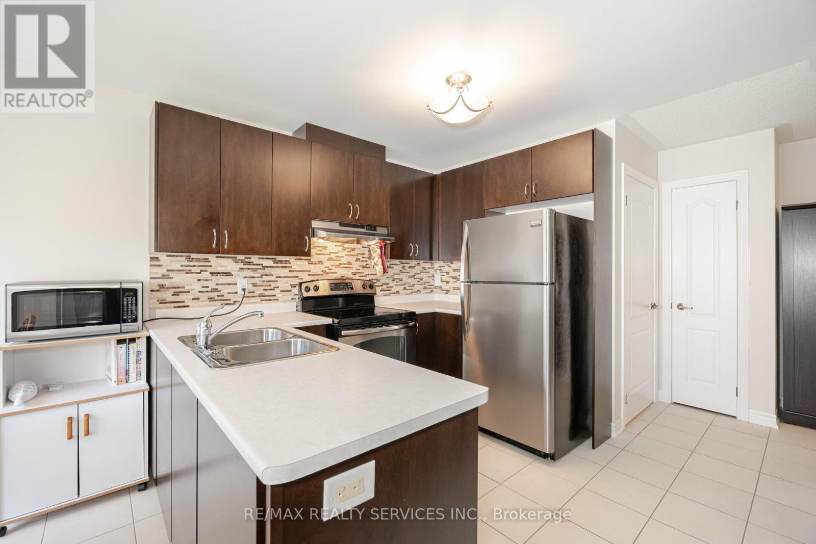 43 - 17 Lacorra Way, Brampton, Ontario  L6R 3P2 - Photo 4 - W9370548