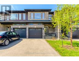 8 SHAY LANE, Hamilton, Ontario