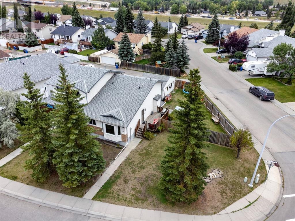 48 West Aarsby Road, Cochrane, Alberta  T4C 1L3 - Photo 47 - A2168647