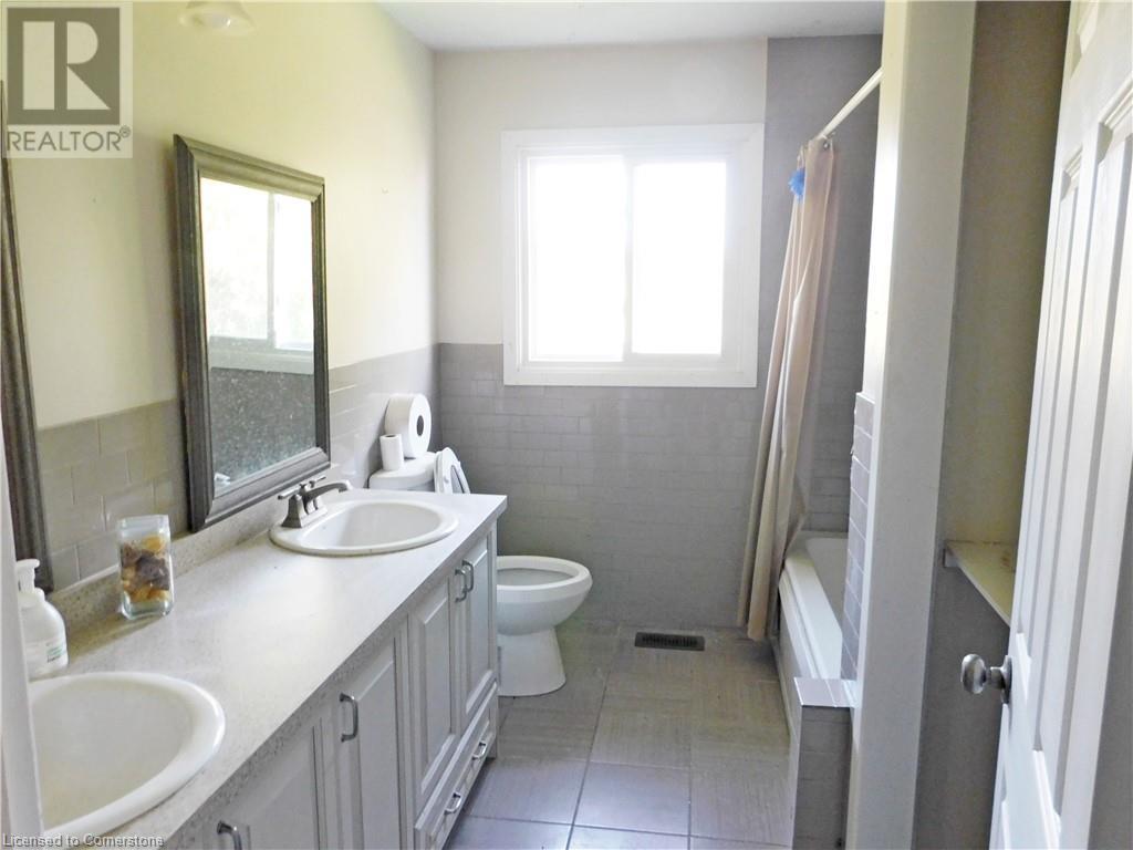 277 Rock Chapel Road Unit# C, Flamborough, Ontario L9H 5E2 - Photo 20 - XH4207101
