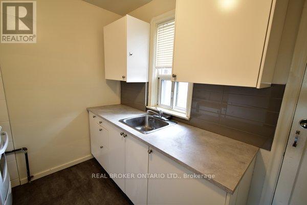 3 - 202 O'connor Drive, Toronto, Ontario  M4J 2T1 - Photo 6 - E9371313