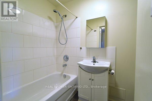 3 - 202 O'connor Drive, Toronto, Ontario  M4J 2T1 - Photo 9 - E9371313