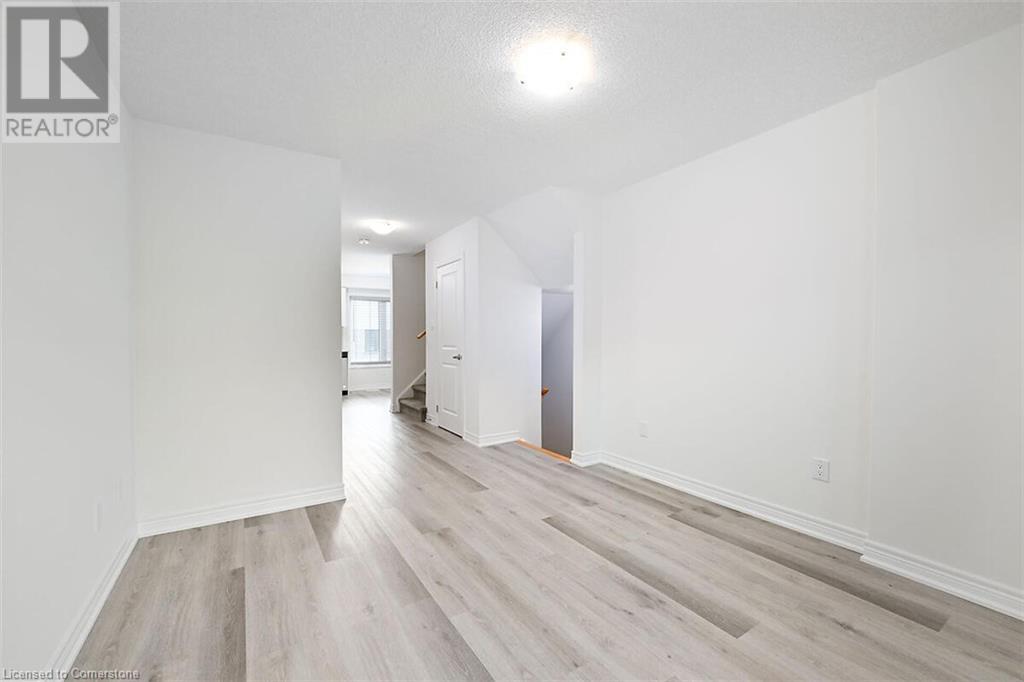 31 Radison Lane, Hamilton, Ontario L8H 0B5 - Photo 12 - 40654494