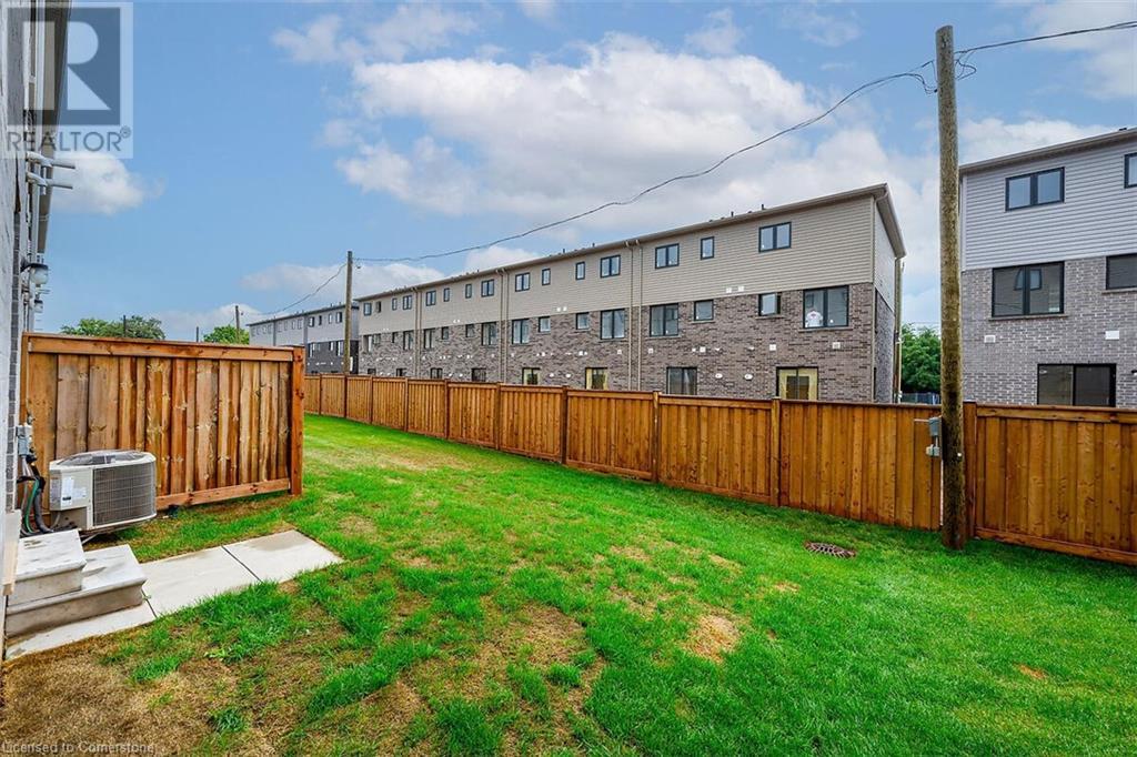 31 Radison Lane, Hamilton, Ontario L8H 0B5 - Photo 34 - 40654494