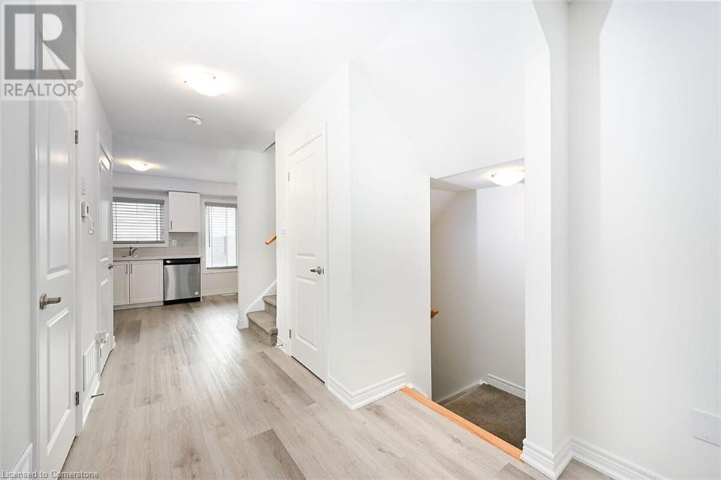 31 Radison Lane, Hamilton, Ontario L8H 0B5 - Photo 6 - 40654494