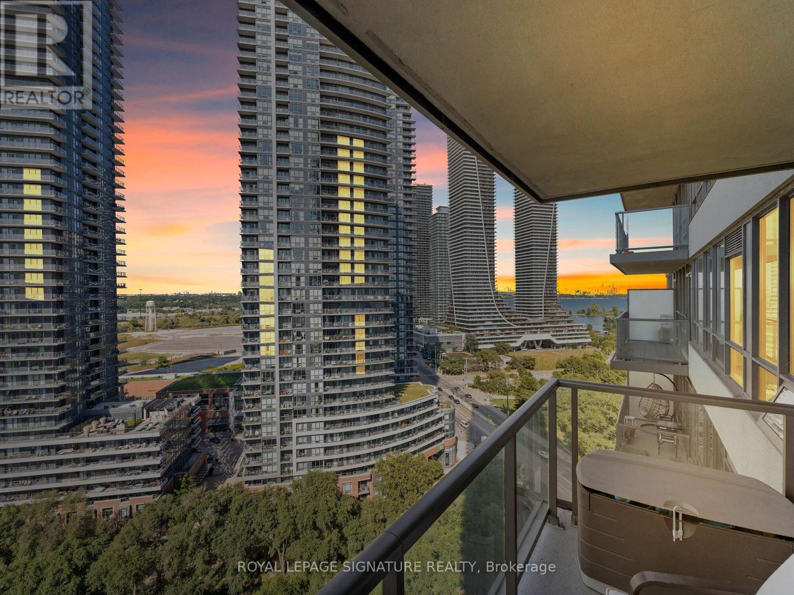 1704 - 2230 Lake Shore Boulevard W, Toronto, Ontario  M8V 0B2 - Photo 32 - W9371684