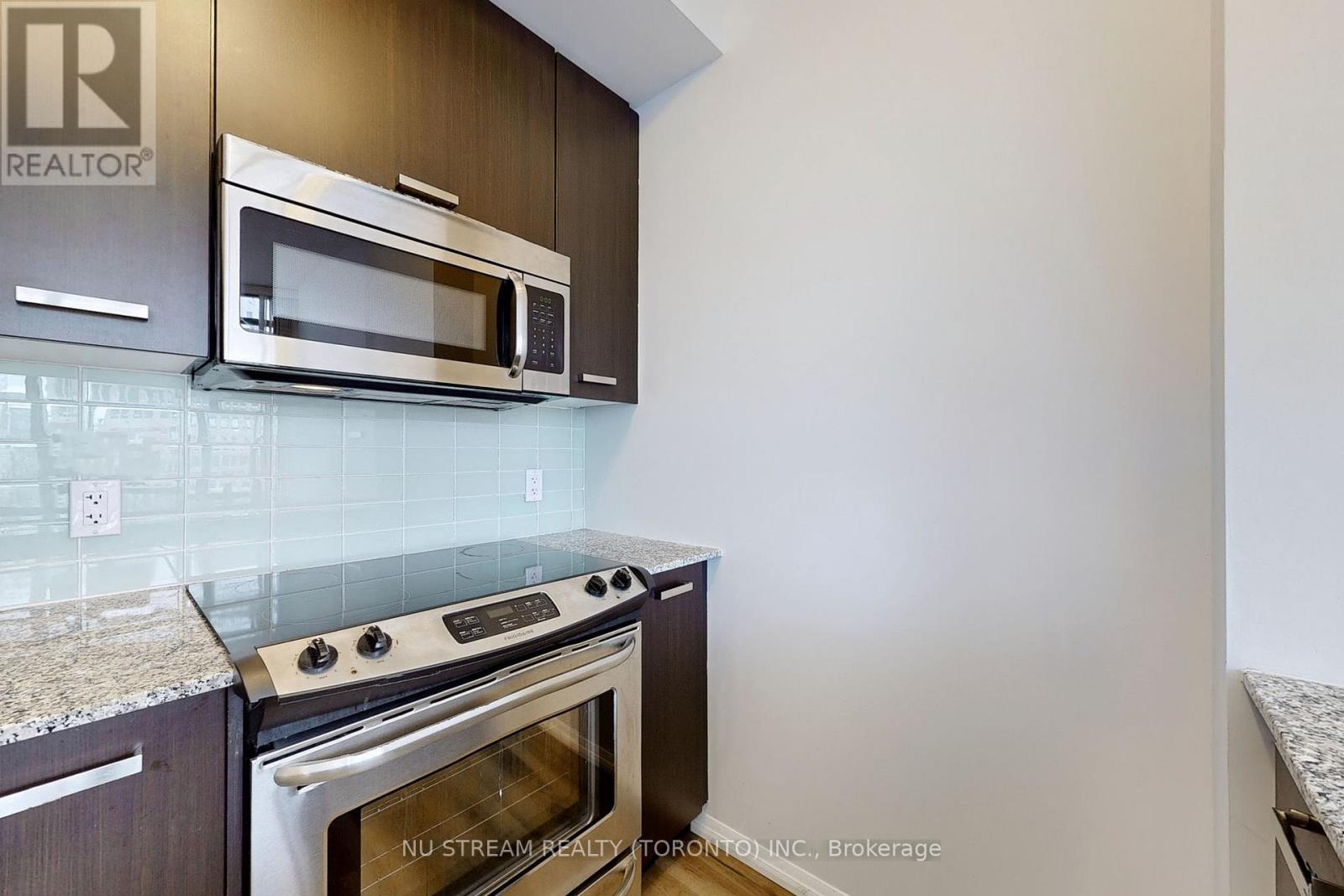 2904 - 832 Bay Street, Toronto (Bay Street Corridor), Ontario  M5S 1Z6 - Photo 13 - C9371764