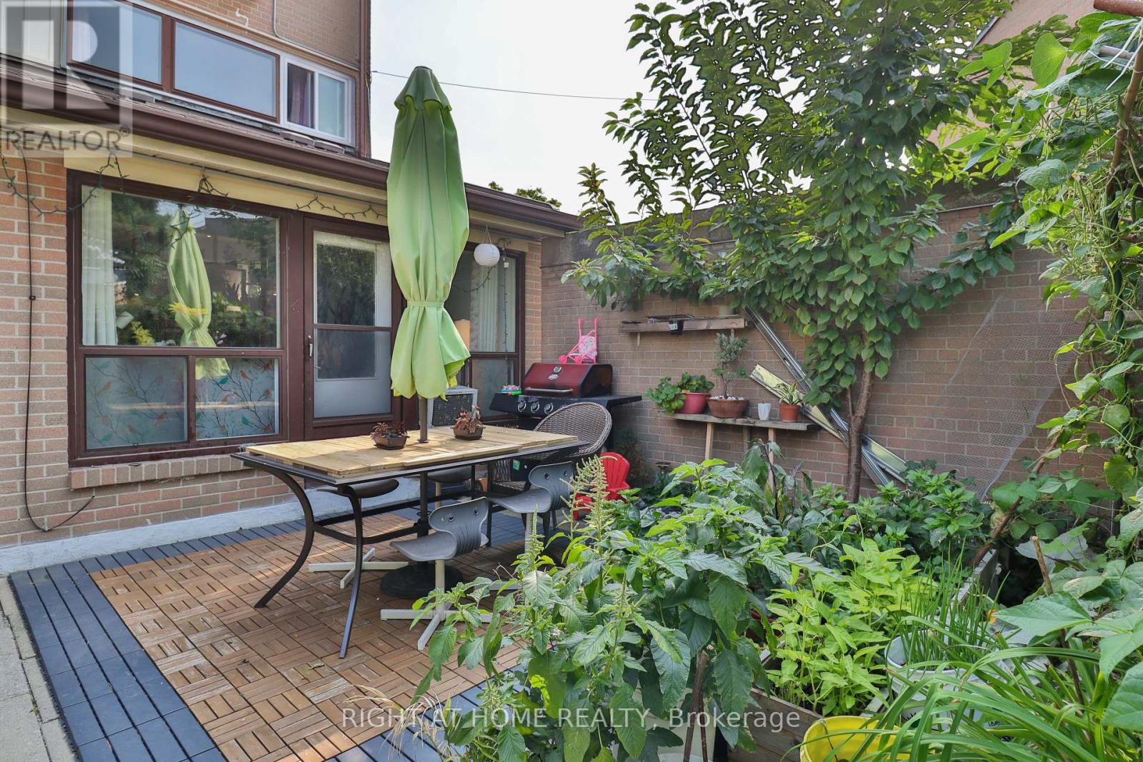 244 - 260 John Garland Boulevard, Toronto, Ontario  M9V 1N8 - Photo 2 - W9371780