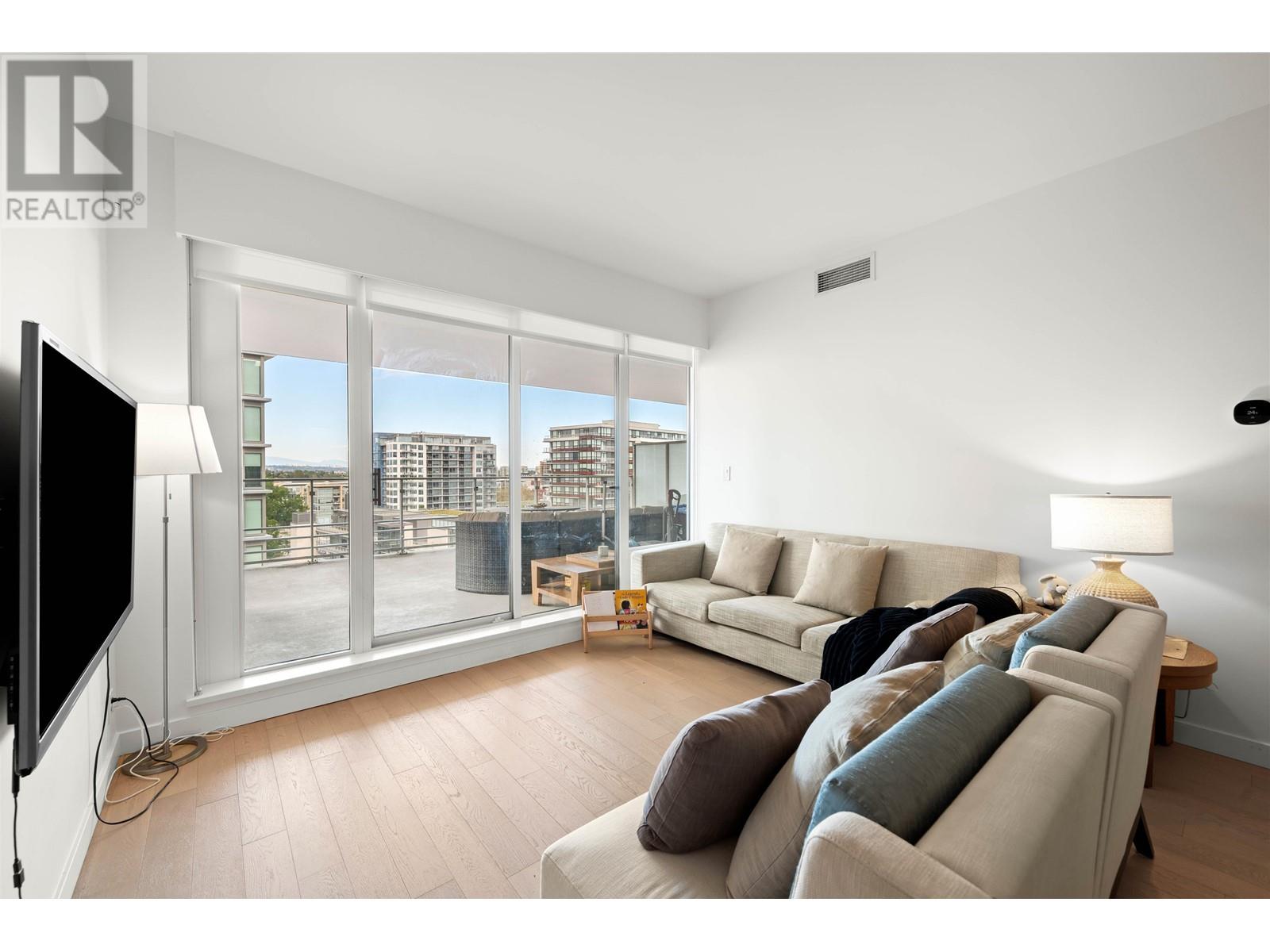 Listing Picture 8 of 29 : 909 6622 PEARSON WAY, Richmond / 烈治文 - 魯藝地產 Yvonne Lu Group - MLS Medallion Club Member