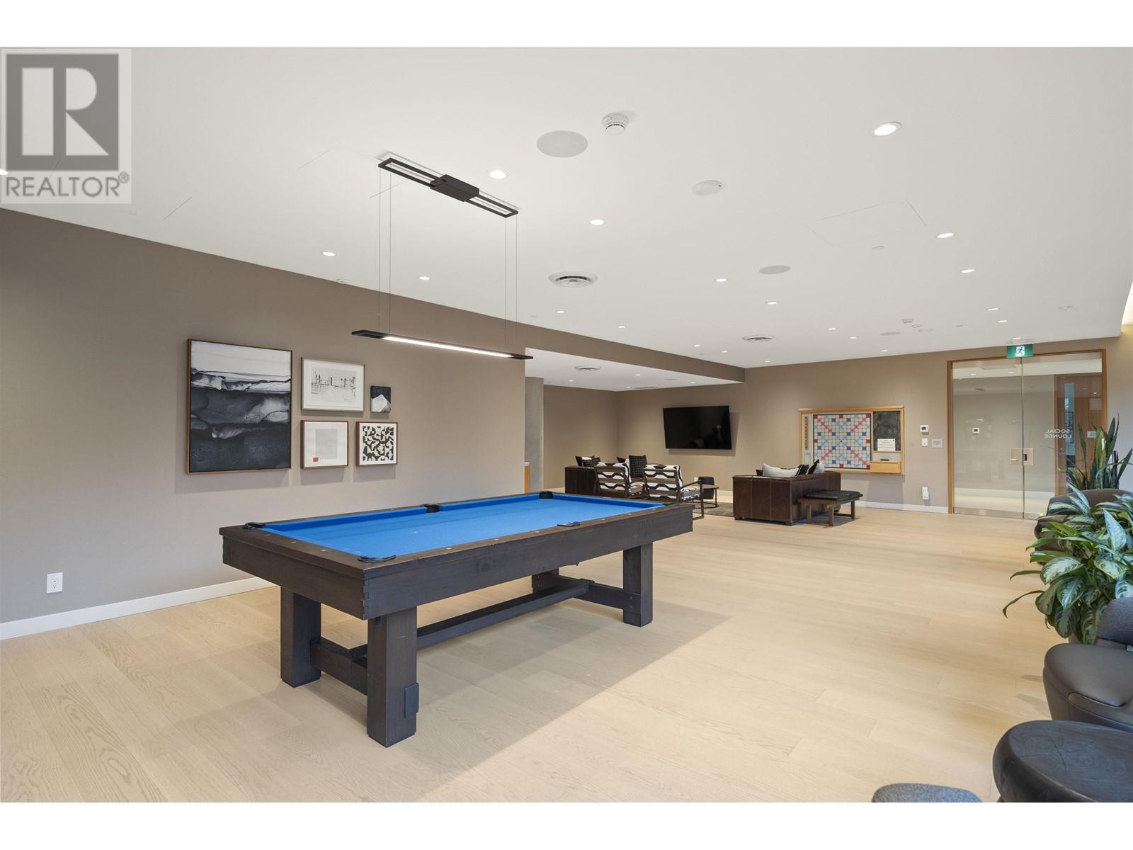 Listing Picture 27 of 29 : 909 6622 PEARSON WAY, Richmond / 烈治文 - 魯藝地產 Yvonne Lu Group - MLS Medallion Club Member