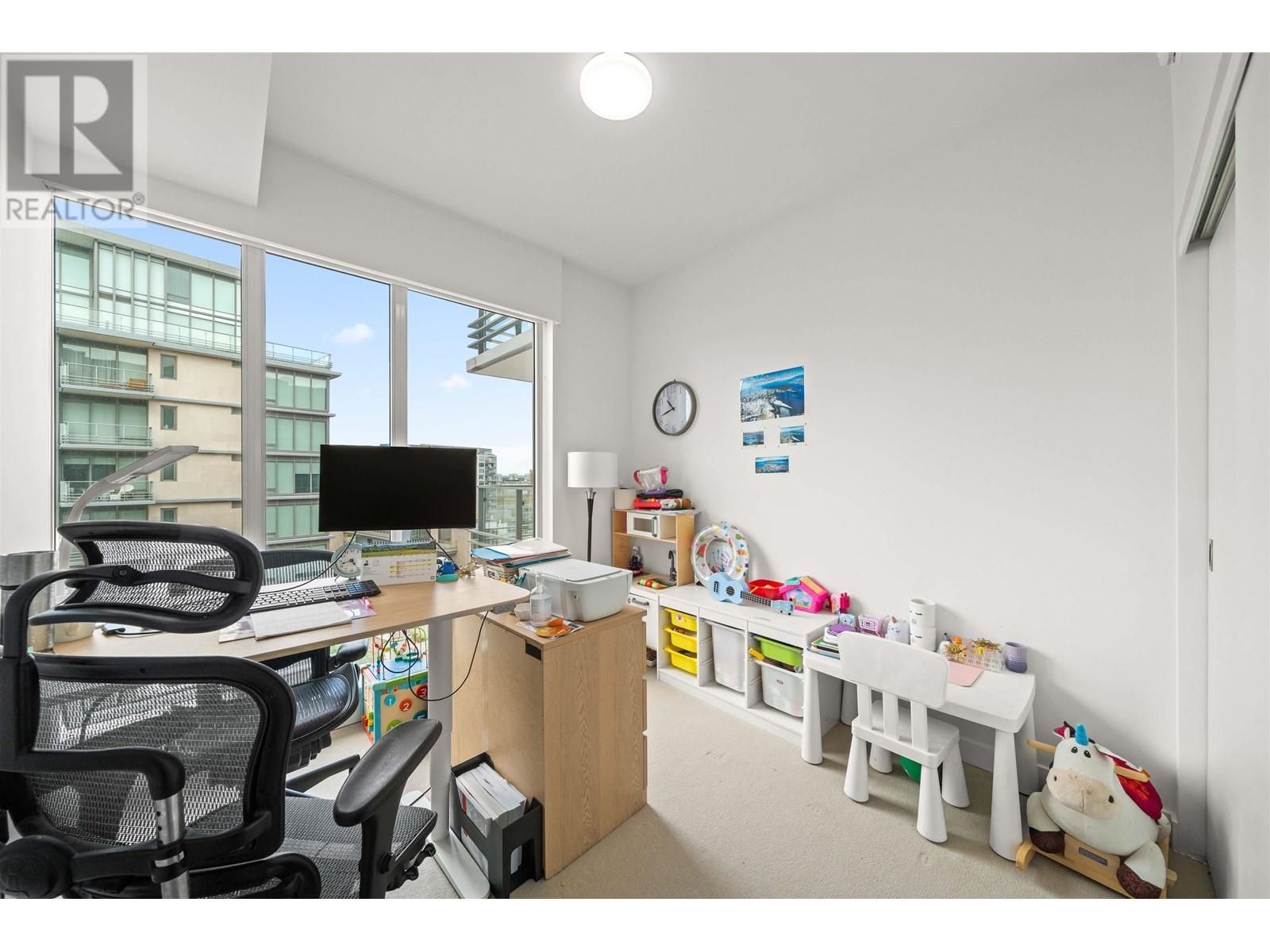 Listing Picture 20 of 29 : 909 6622 PEARSON WAY, Richmond / 烈治文 - 魯藝地產 Yvonne Lu Group - MLS Medallion Club Member