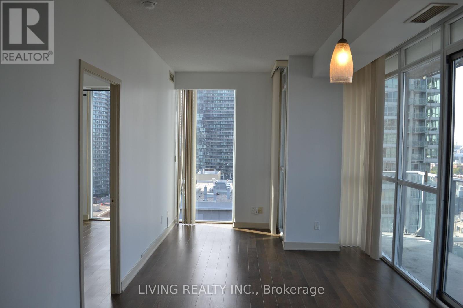 2004 - 126 Simcoe Street, Toronto, Ontario  M5H 4E6 - Photo 6 - C9370780