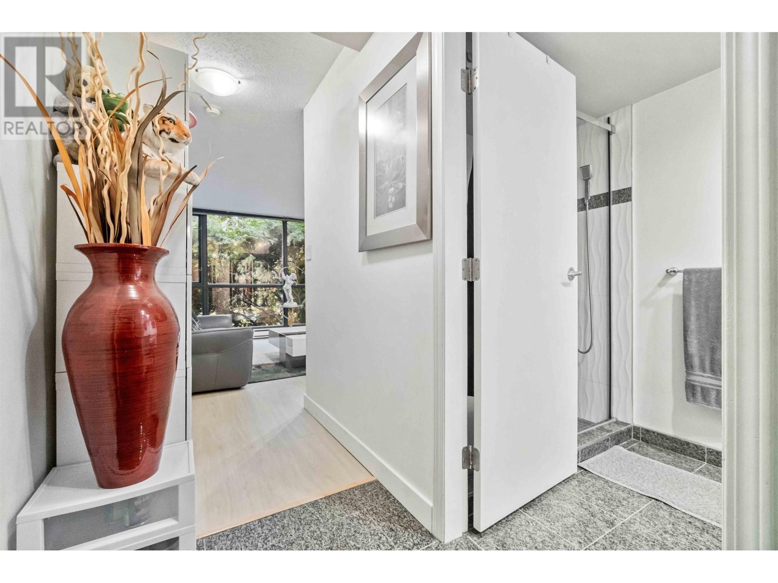 Listing Picture 13 of 23 : 308 1331 ALBERNI STREET, Vancouver / 溫哥華 - 魯藝地產 Yvonne Lu Group - MLS Medallion Club Member