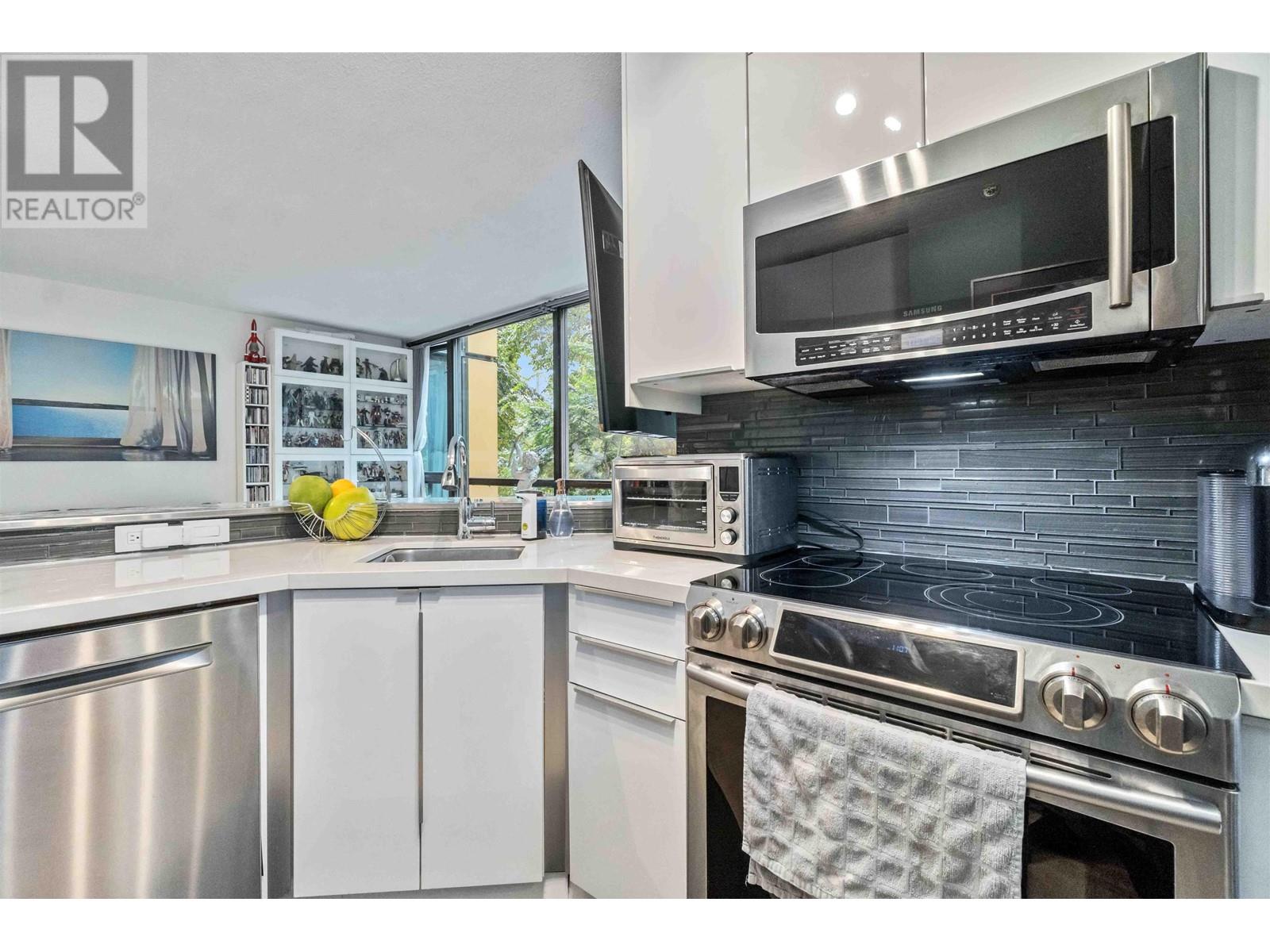 Listing Picture 9 of 23 : 308 1331 ALBERNI STREET, Vancouver / 溫哥華 - 魯藝地產 Yvonne Lu Group - MLS Medallion Club Member