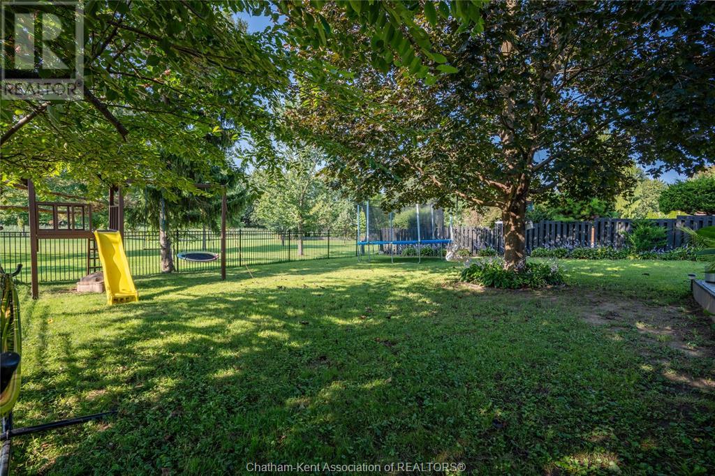 102 Daleview Crescent, Chatham, Ontario  N7M 5W1 - Photo 7 - 24020322