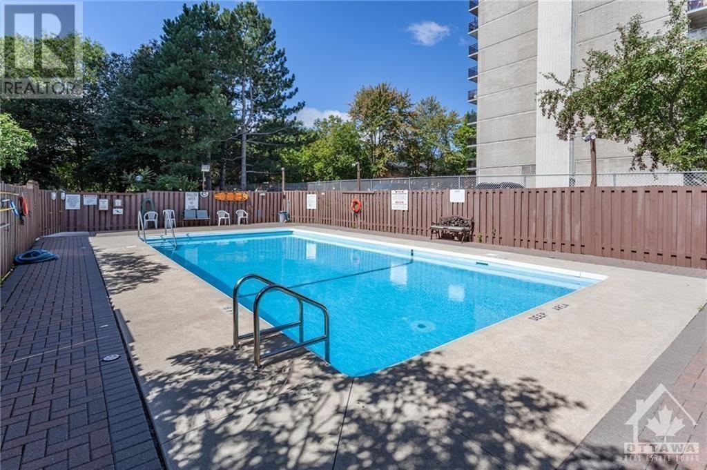 555 BRITTANY DRIVE UNIT#PH4 Ottawa