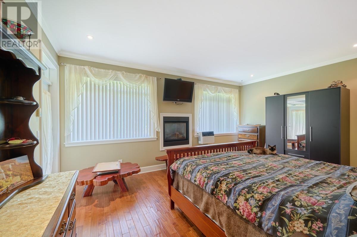 23447 DOGWOOD AVENUE, Maple Ridge, British Columbia One Percent