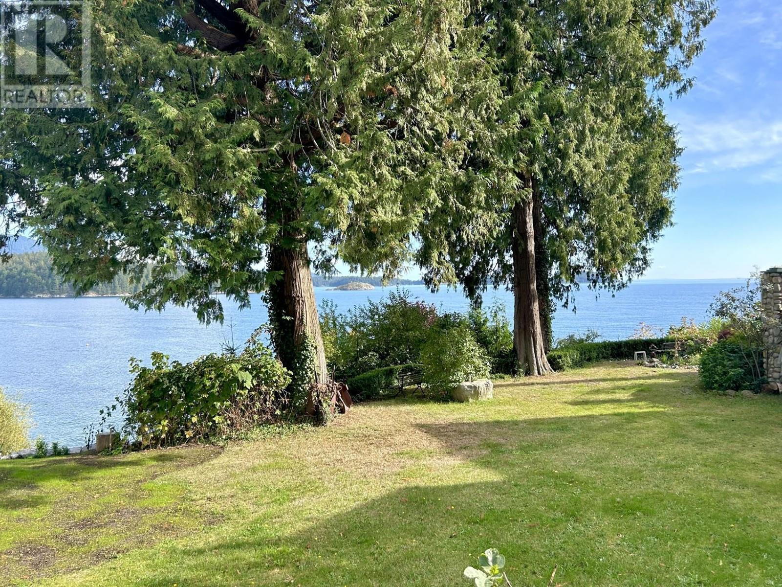 765 FRANKLIN ROAD, gibsons, British Columbia V0N1V8