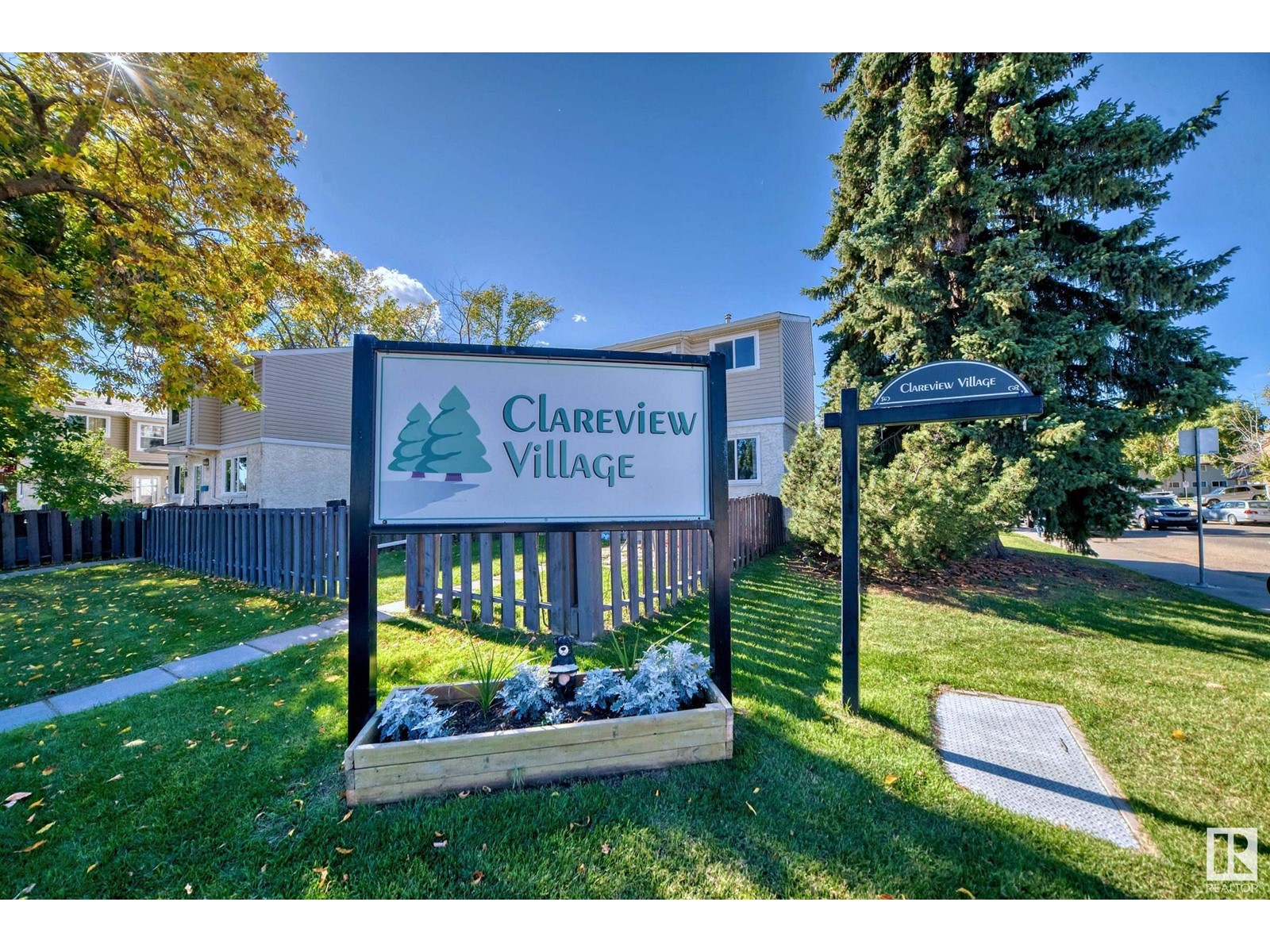 9e Clareview Vg Nw, Edmonton, Alberta  T5A 3P2 - Photo 1 - E4408310