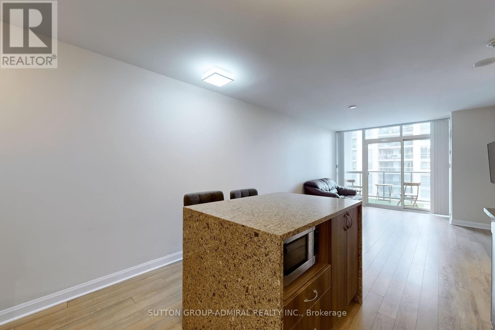 1713 - 1 Michael Power Place, Toronto, Ontario  M9A 0A1 - Photo 18 - W9372475