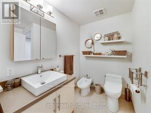 2402 - 20 Blue Jays Way, Toronto, Ontario  M5V 3W6 - Photo 25 - C9372563